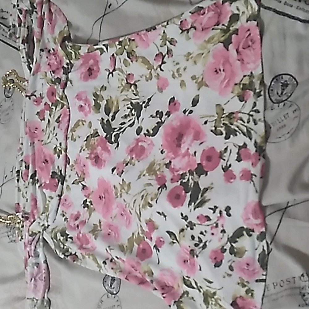 Rose blouse - Picture 2 of 3